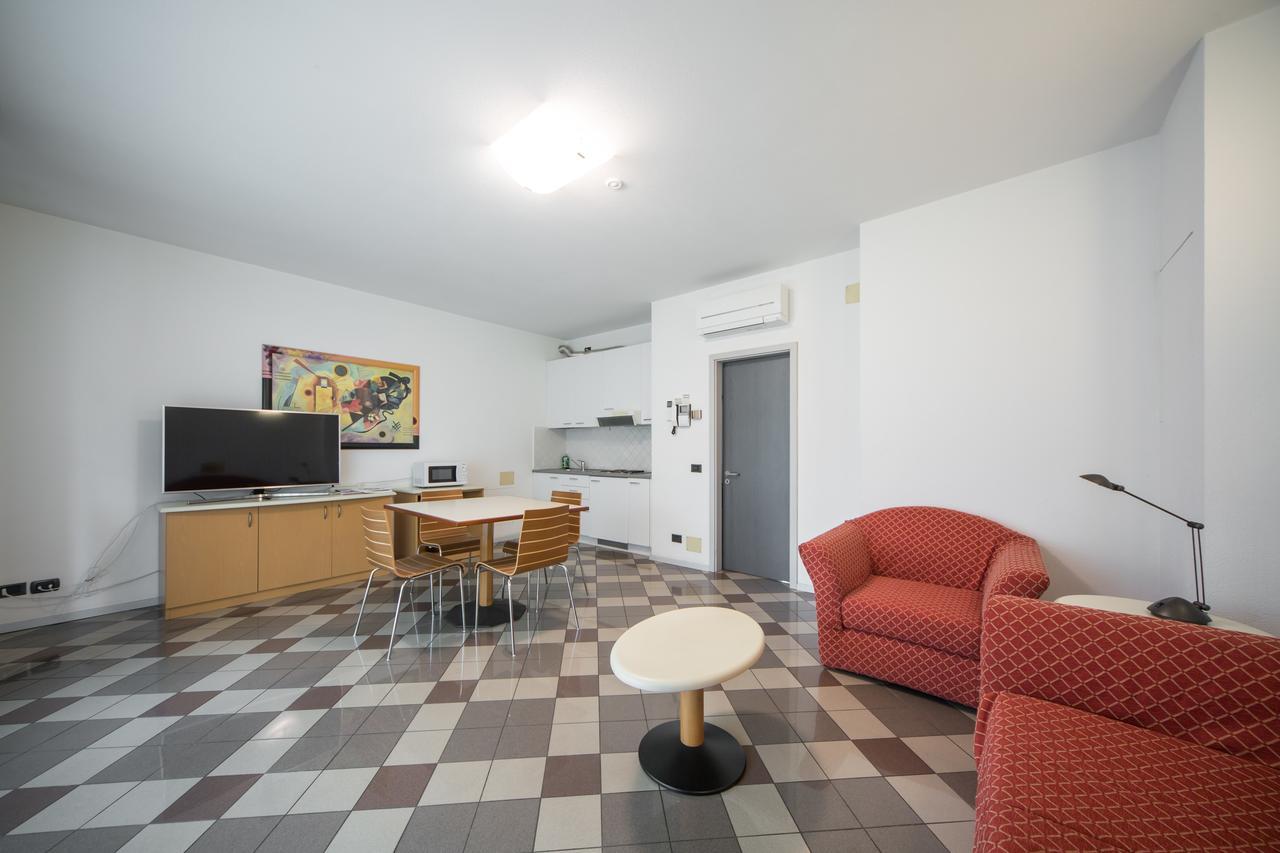 Piazzi House Aparthotel Sondrio Exterior foto