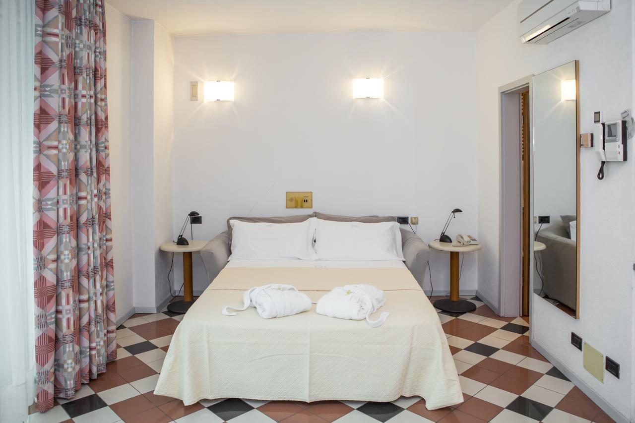 Piazzi House Aparthotel Sondrio Exterior foto