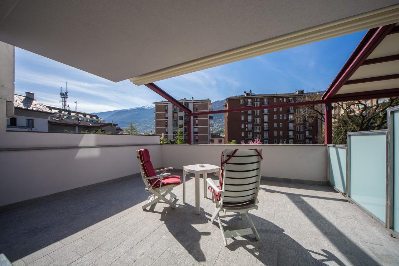 Piazzi House Aparthotel Sondrio Exterior foto