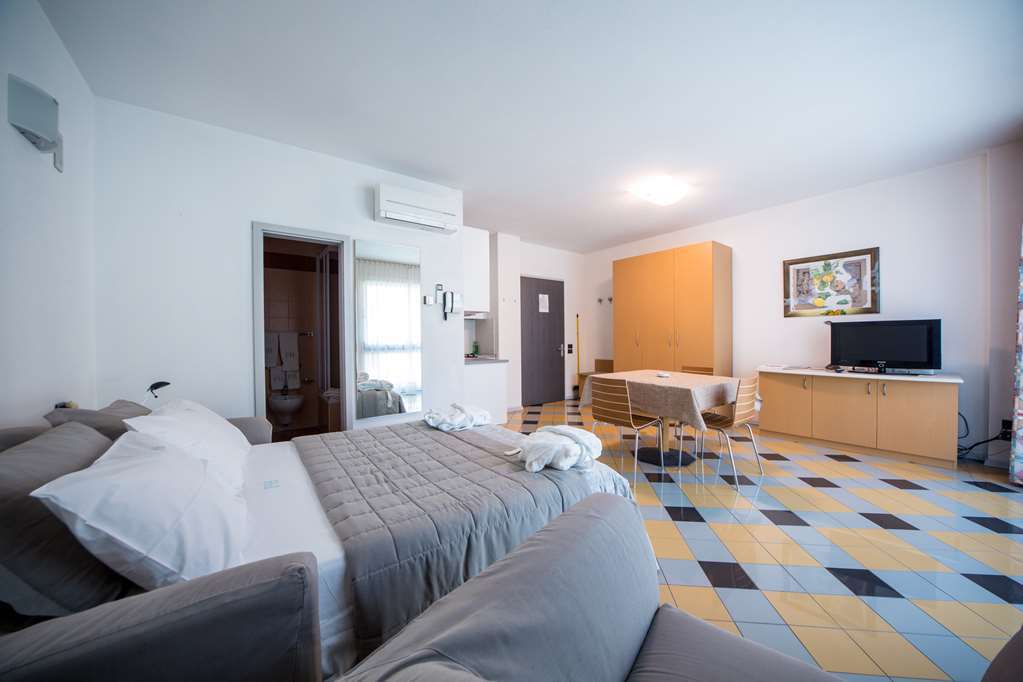 Piazzi House Aparthotel Sondrio Quarto foto