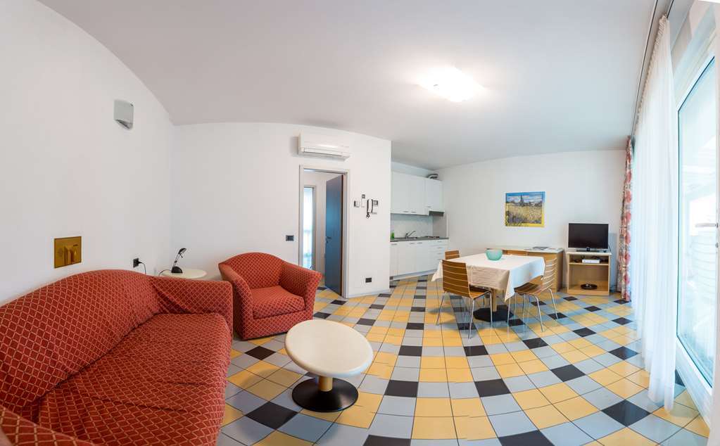 Piazzi House Aparthotel Sondrio Quarto foto